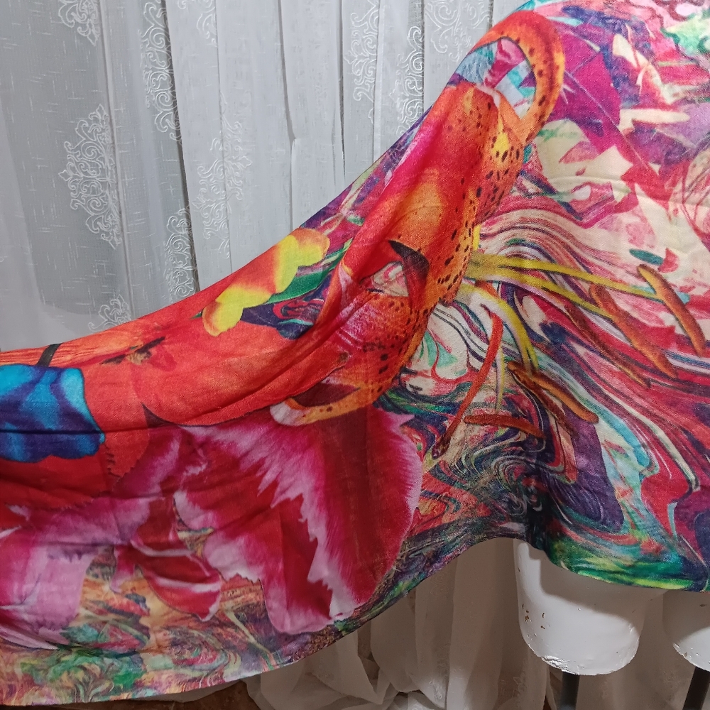 KUTCH AANGAN ( Silk fabric) - Picture 5 of 7